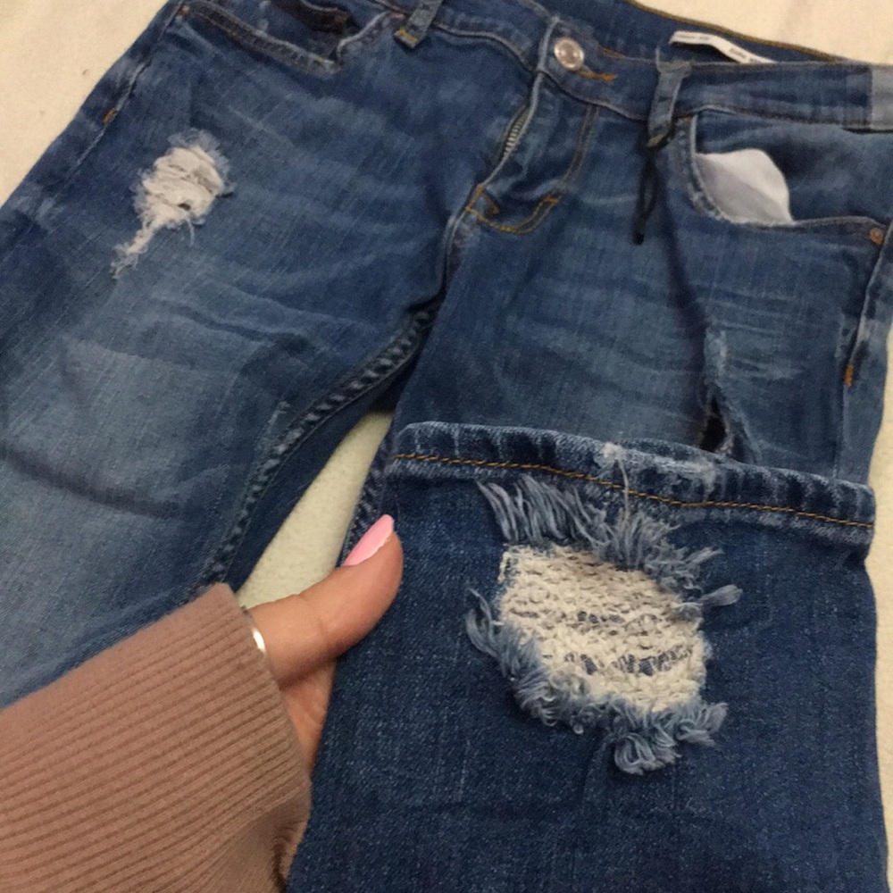 Zara Ripped Distressed Jeans - Picture 2 of 4